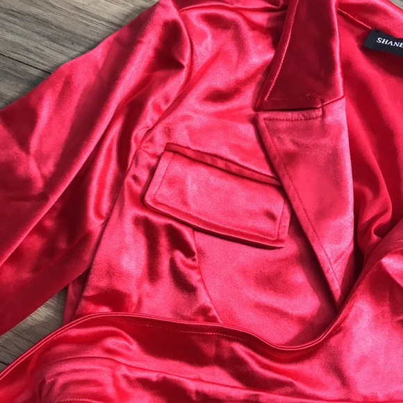 Shane Justin red satin crop top shirt criss cross size XS - Picture 4 of 13